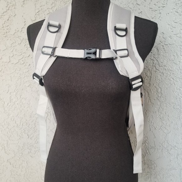 Portable travel cat carrier with versatile/interchangeable peep hole - Picture 6 of 10